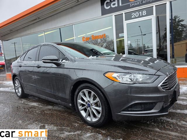 Used 2017 Ford Fusion SE w/ Fusion SE Technology Package FWD image 1