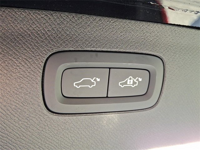 Used 2025 Volvo XC90 B6 Plus image 29