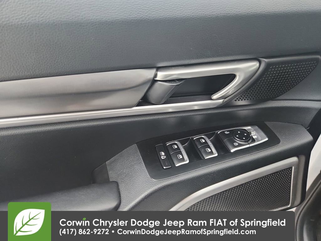 Used 2025 Kia Telluride S FWD image 21