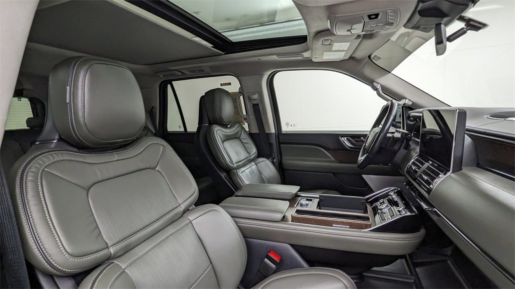 Used 2023 Lincoln Navigator Black Label image 43