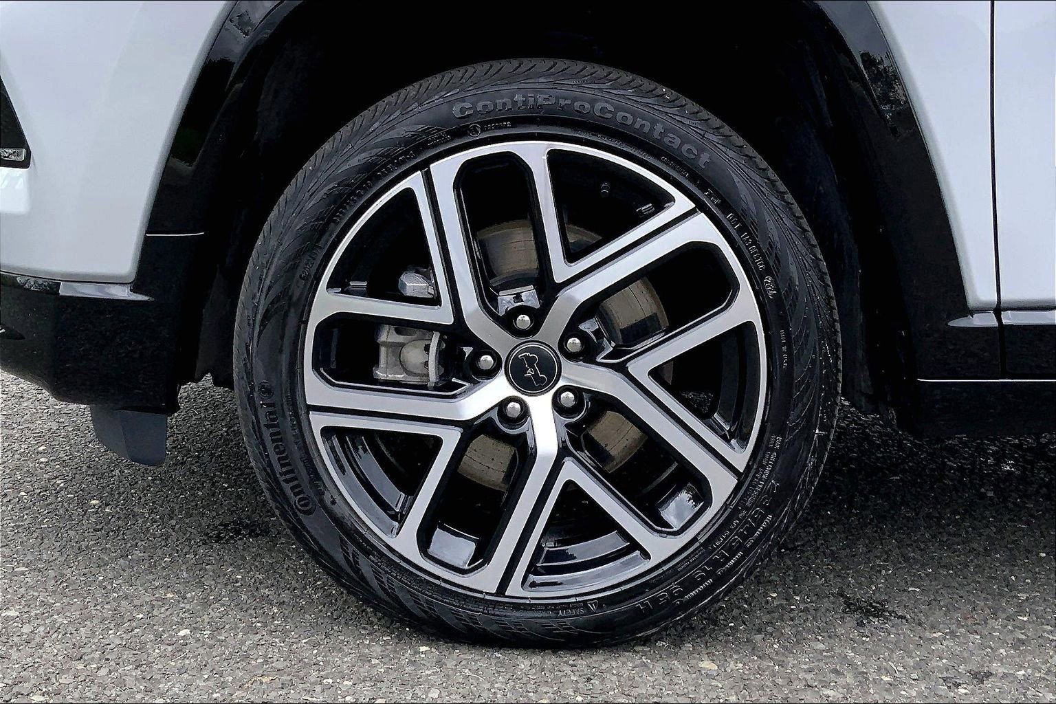 Certified 2025 Jeep Compass Limited w/ Elite Group AWD/4WD image 9