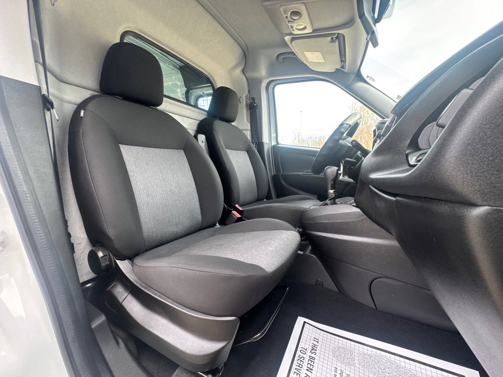 Used 2022 RAM ProMaster City Tradesman FWD image 7