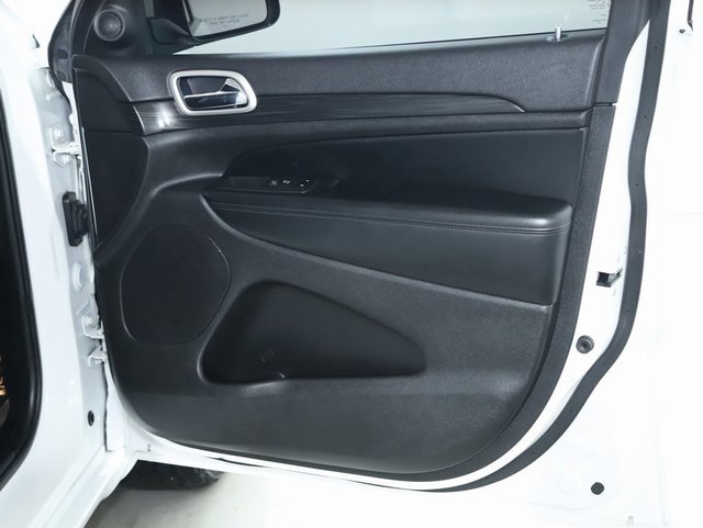Used 2020 Jeep Grand Cherokee Altitude image 33