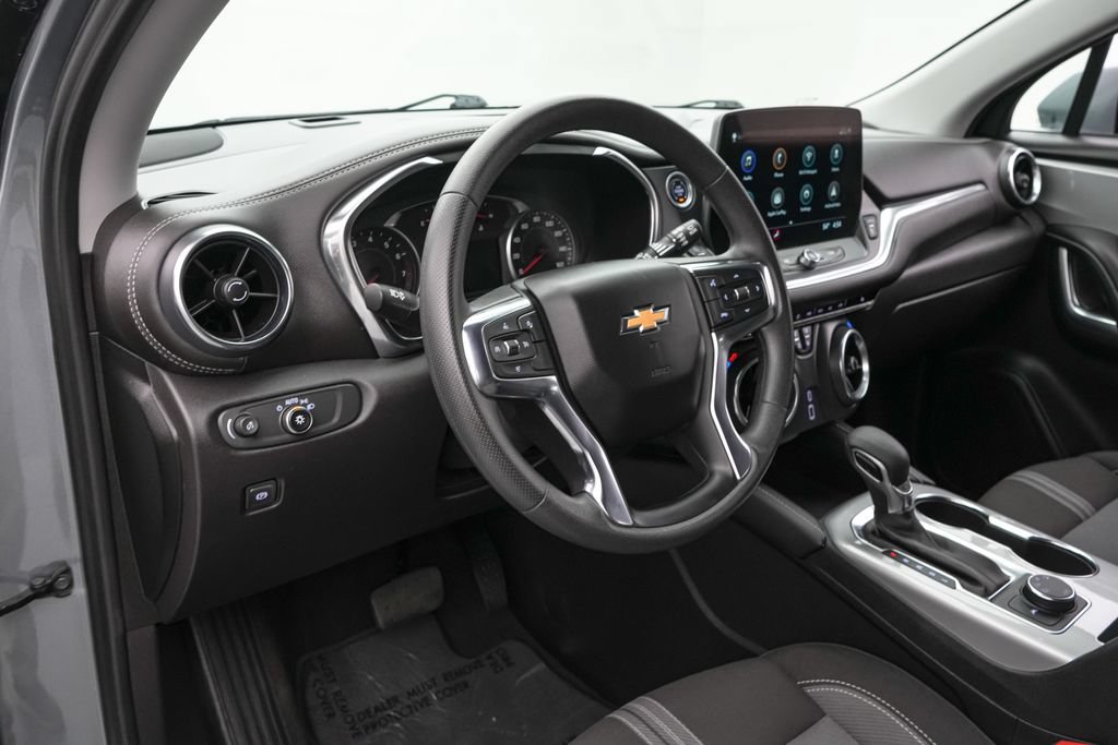 Used 2025 Chevrolet Blazer LT AWD/4WD image 13