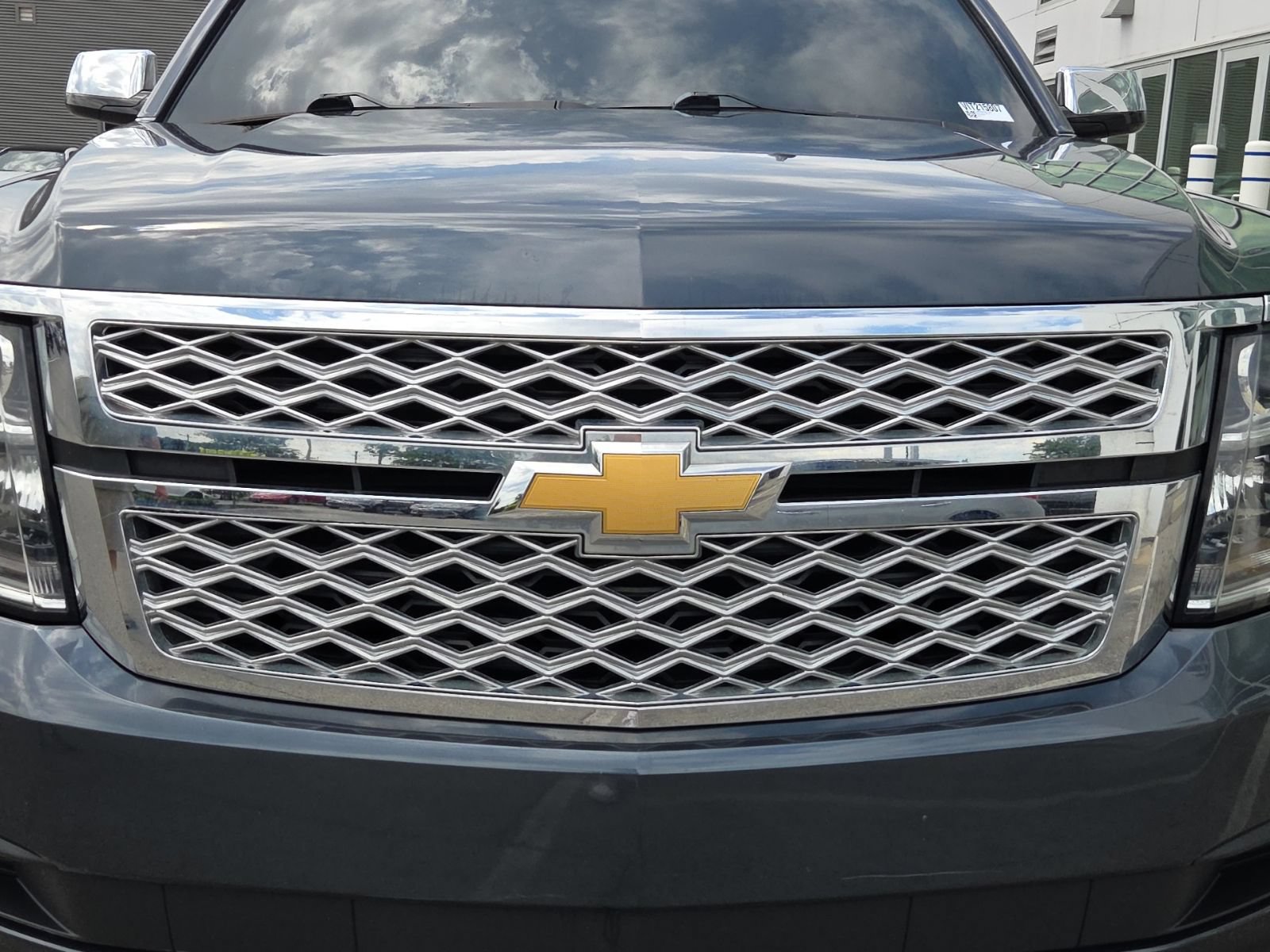 Used 2019 Chevrolet Suburban LS w/ All-Season Package AWD/4WD image 5