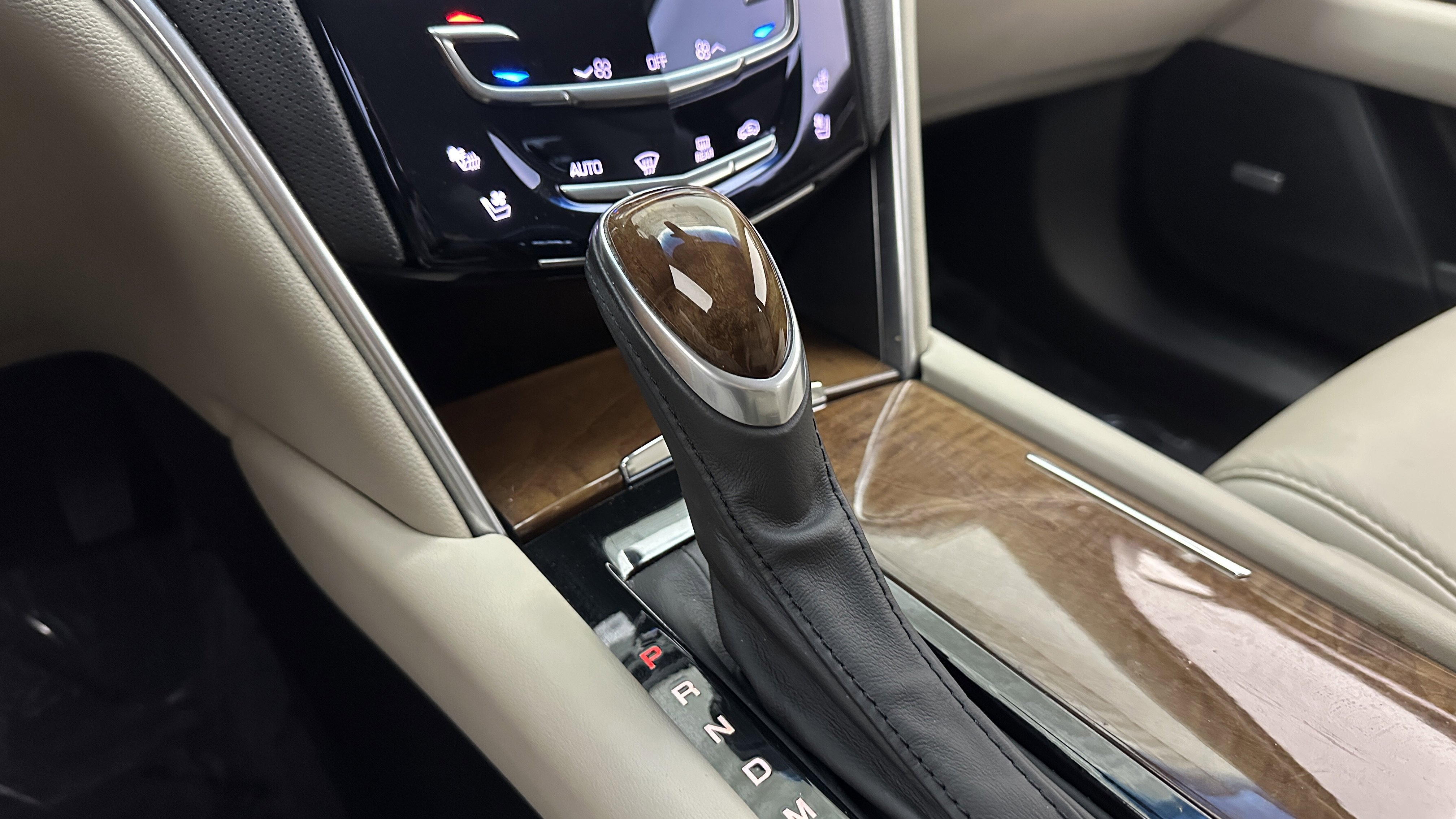 Used 2019 Cadillac XTS Luxury image 17