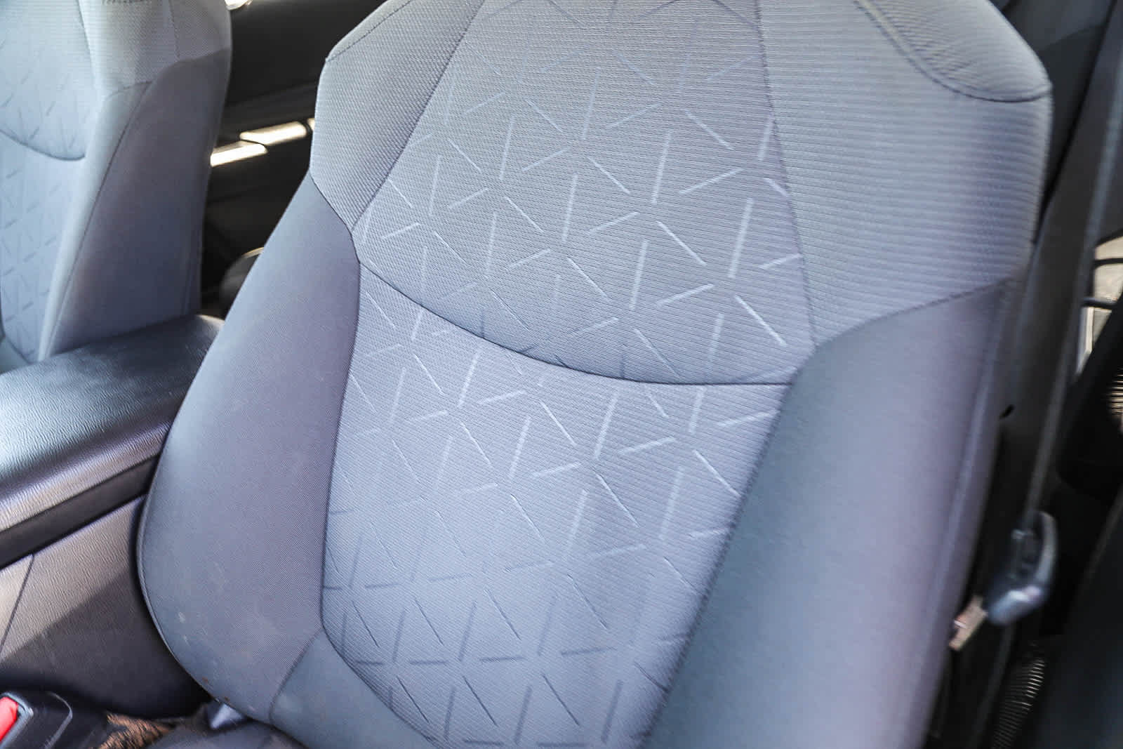 Certified 2020 Toyota RAV4 XLE w/ Carpet Mat Package FWD image 23