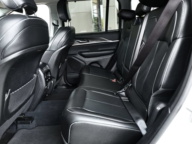 Used 2023 Jeep Grand Cherokee Limited w/ Luxury Tech Group II AWD/4WD image 24