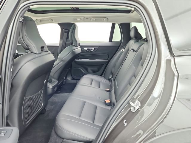 Certified 2025 Volvo V60 B5 Cross Country Plus image 36