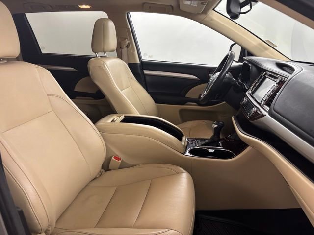 Used 2016 Toyota Highlander XLE AWD/4WD image 21