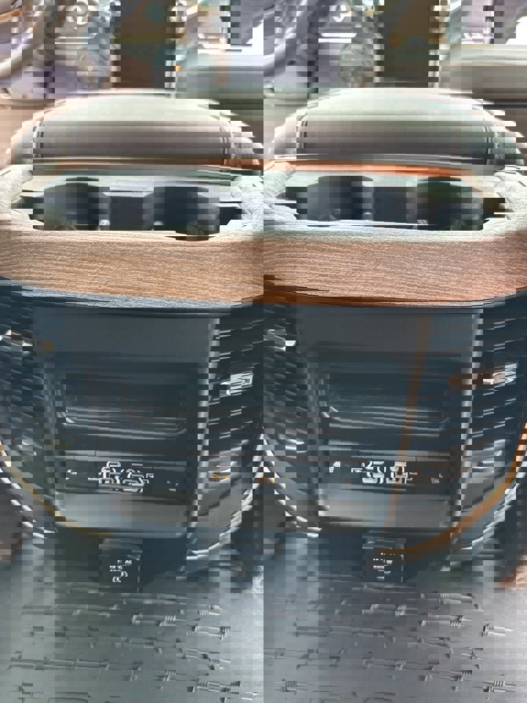 New 2025 RAM 2500 Limited image 17