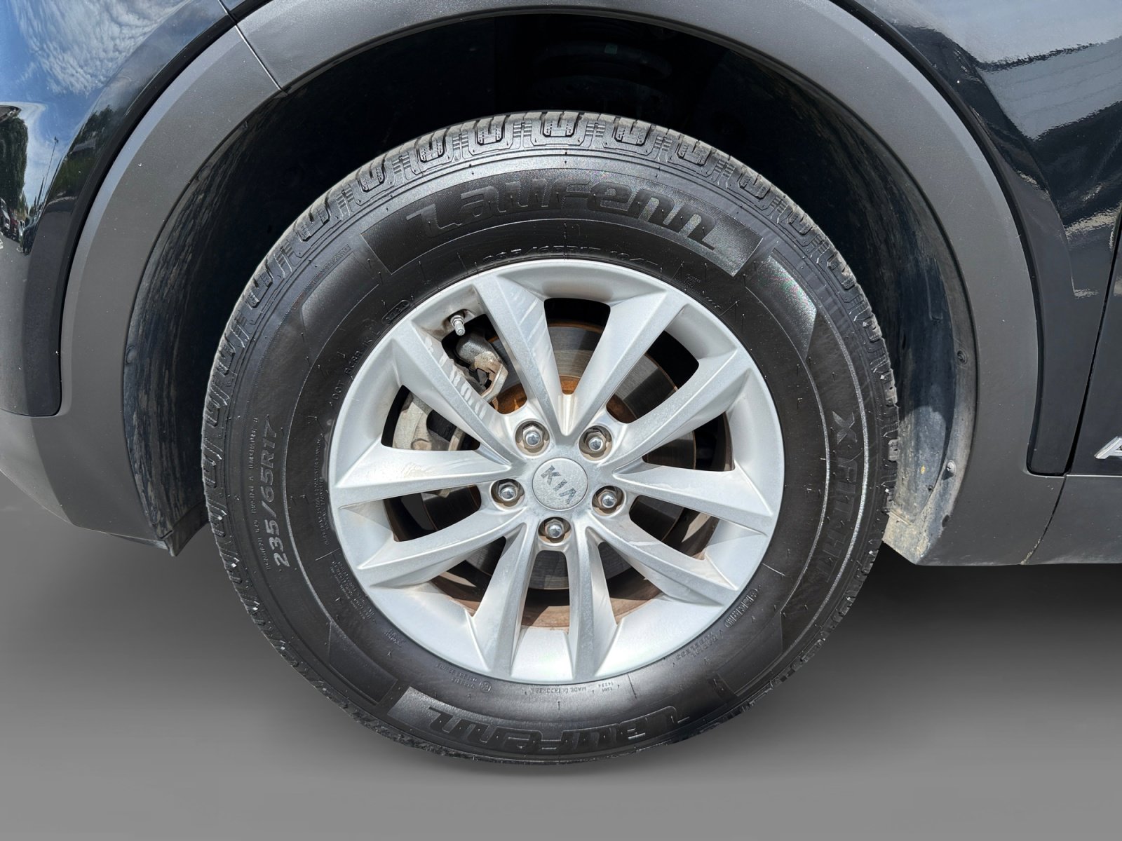 Used 2017 Kia Sorento LX image 9