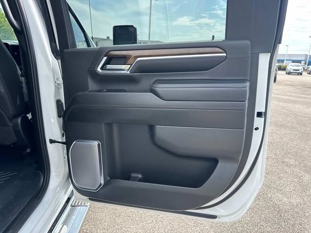 Used 2024 Chevrolet Silverado 3500 High Country w/ High Country Premium Package AWD/4WD image 23