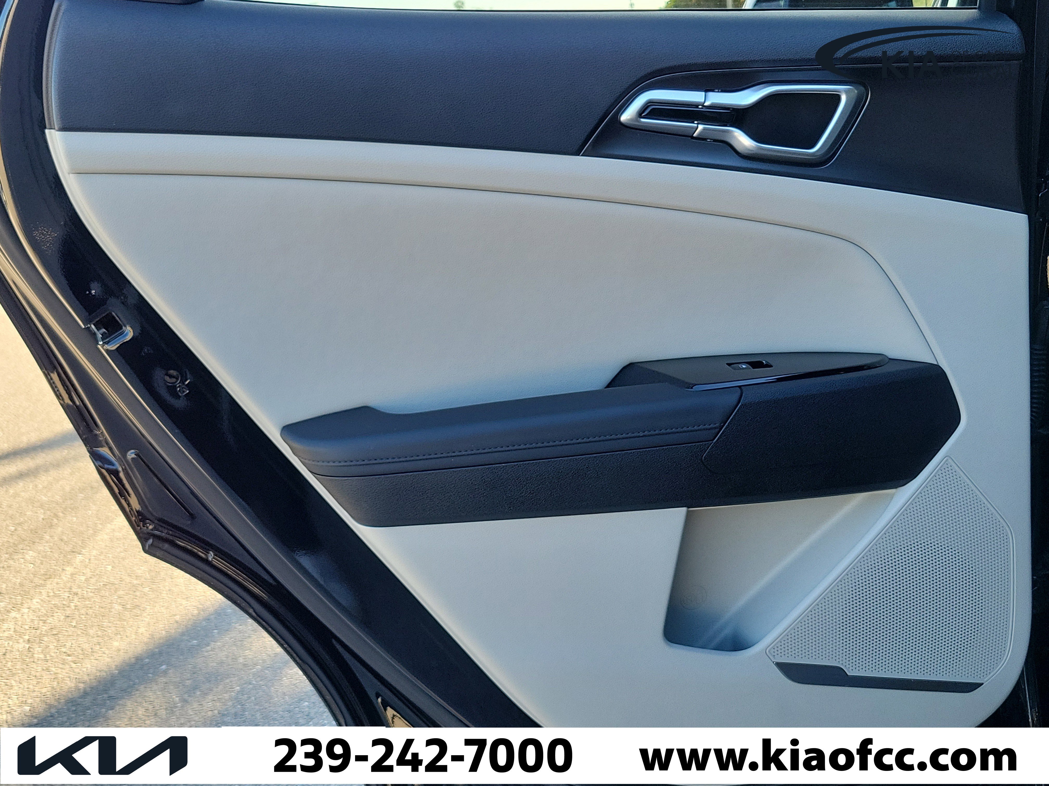 Certified 2025 Kia Sportage EX FWD image 14