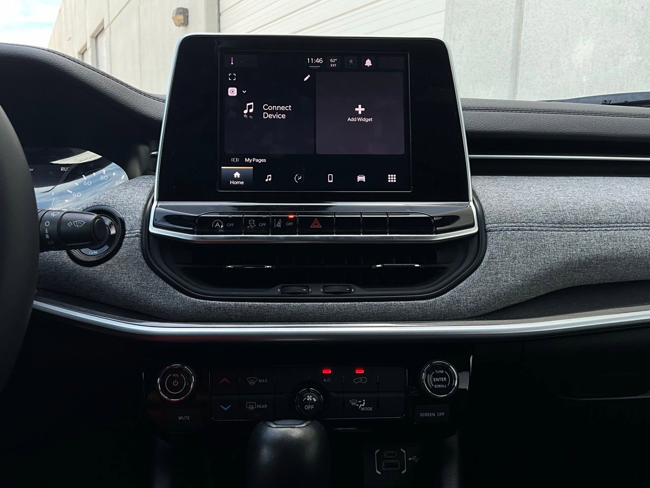 Used 2025 Jeep Compass Latitude image 26