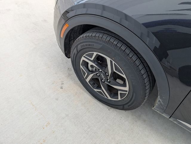 Used 2024 Kia Sportage LX image 7