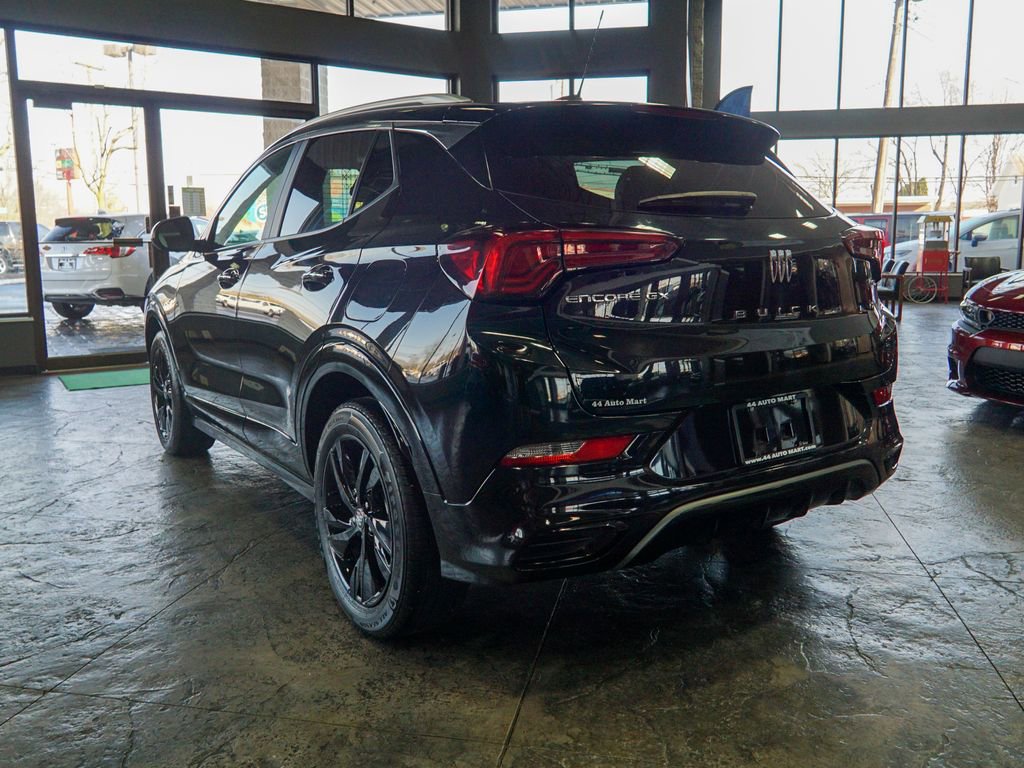 Used 2024 Buick Encore GX Sport Touring image 5