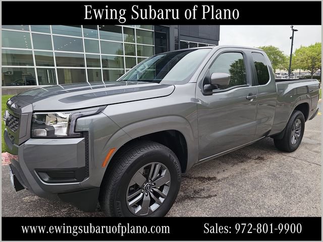 Used 2025 Nissan Frontier SV image 1