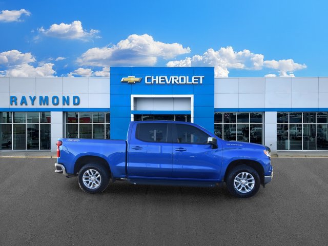 Used 2022 Chevrolet Silverado 1500 LT w/ Convenience Package II AWD/4WD image 2
