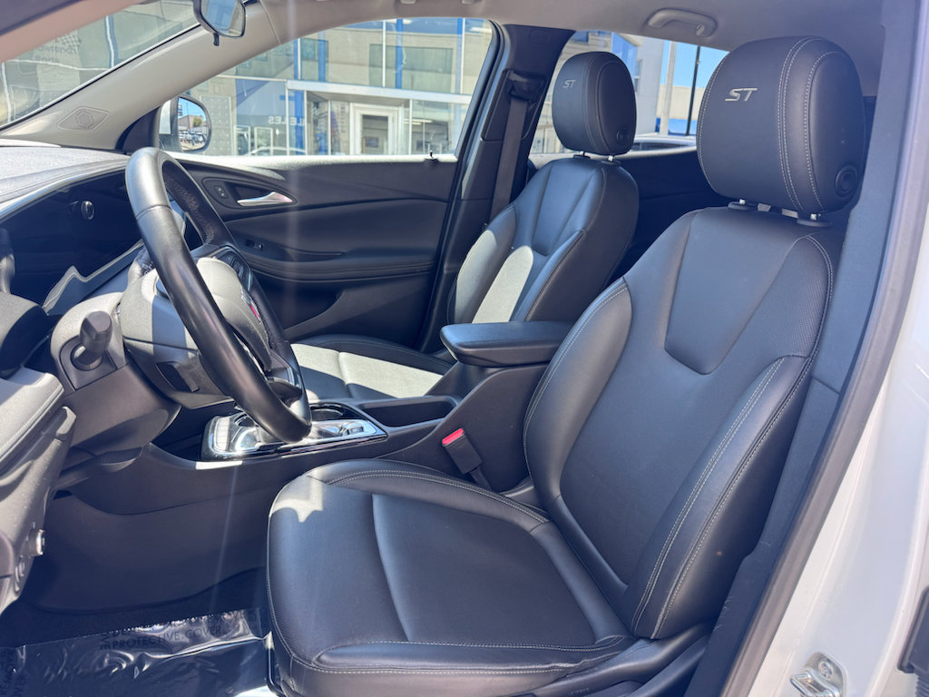 Used 2024 Buick Encore GX Sport Touring FWD image 10