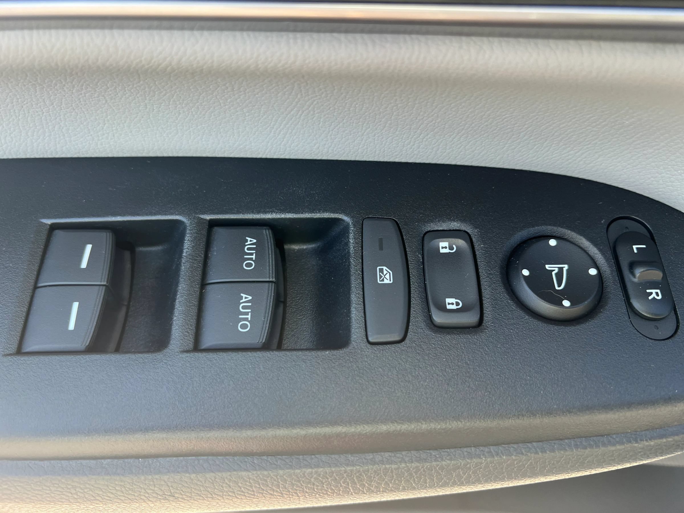 Used 2018 Honda CR-V EX-L image 18