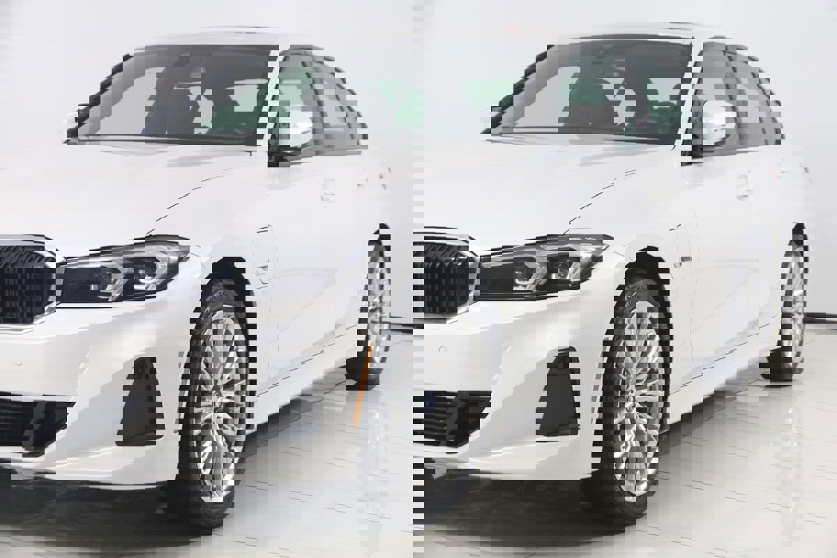 Used 2023 BMW 330e xDrive w/ Premium Package image 62