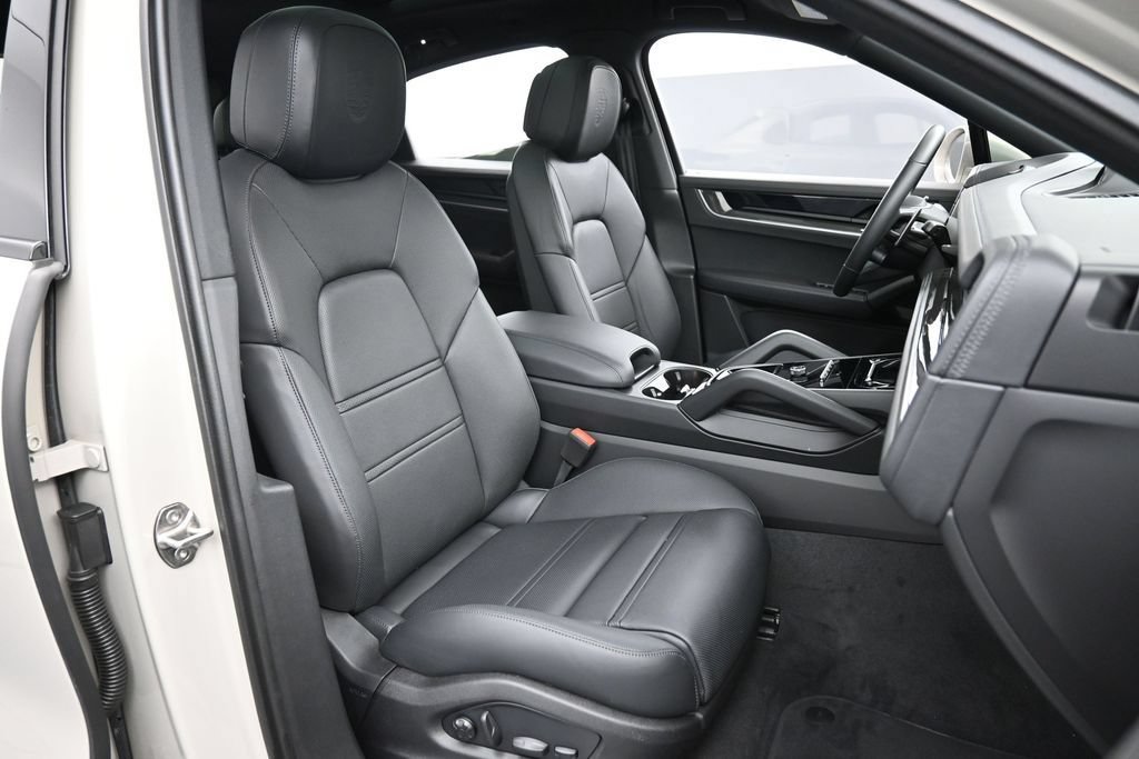 Certified 2026 Porsche Cayenne S AWD/4WD image 30
