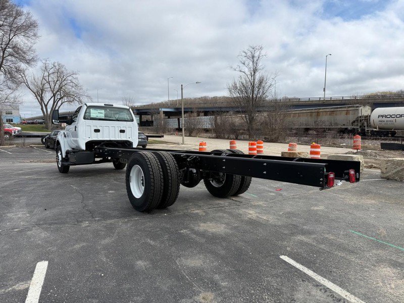 New 2027 Ford F750 2WD Regular Cab Super Duty image 6