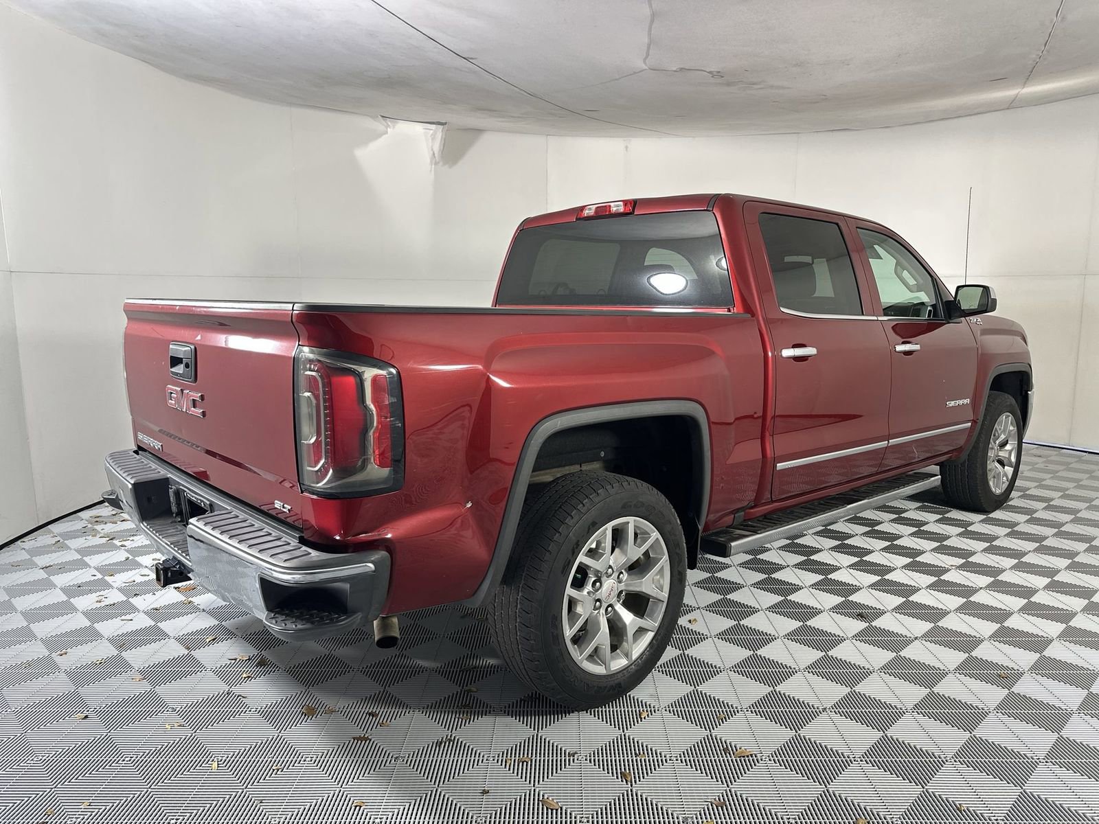 Used 2018 GMC Sierra 1500 SLT w/ SLT Premium Package image 8