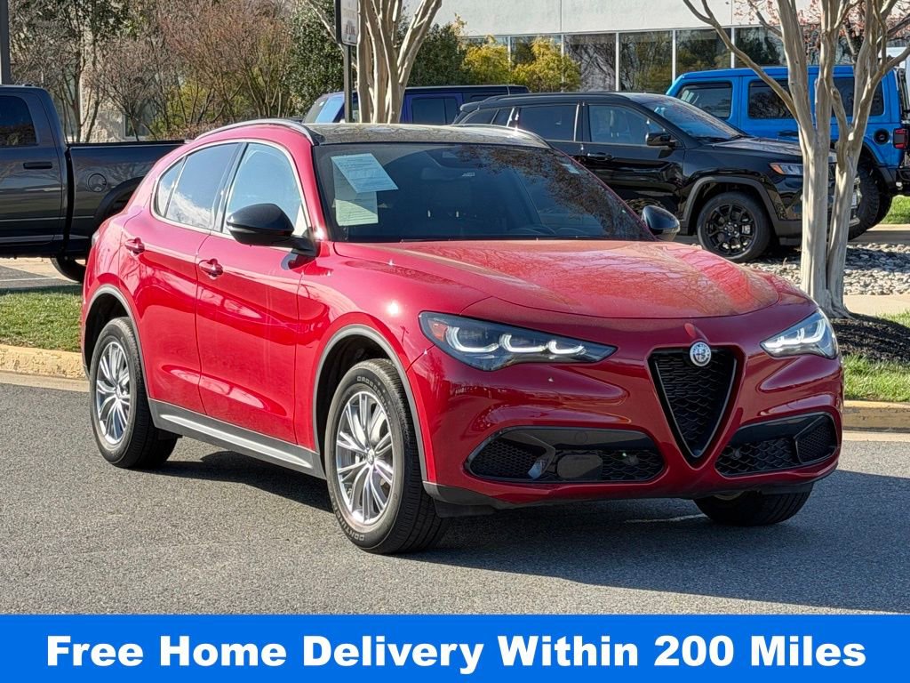 Used 2024 Alfa Romeo Stelvio Sprint image 1