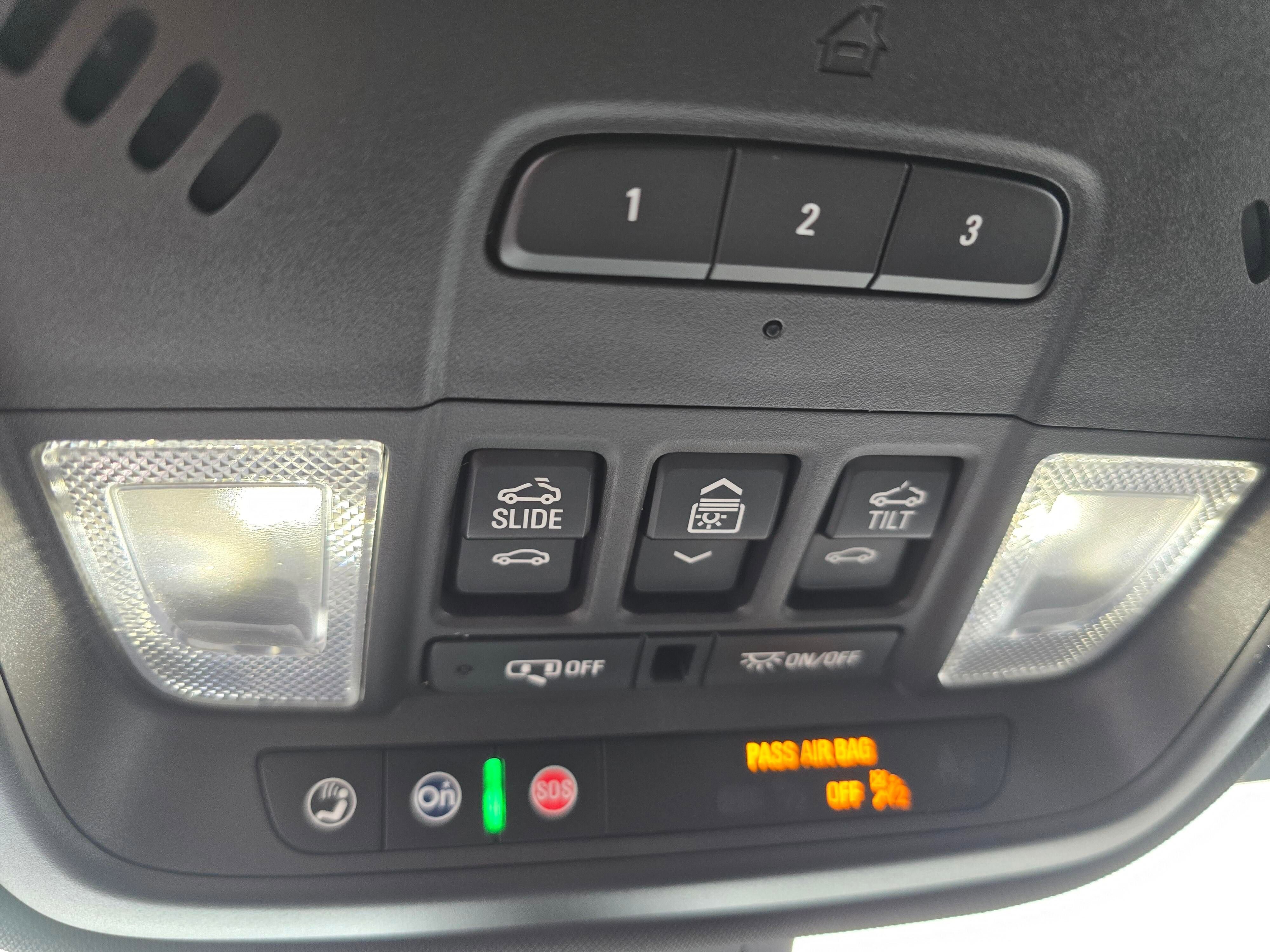 Used 2023 Chevrolet Traverse Premier AWD/4WD image 23