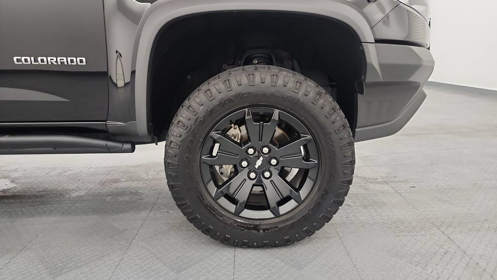 Used 2019 Chevrolet Colorado ZR2 w/ ZR2 Midnight Special Edition AWD/4WD image 18