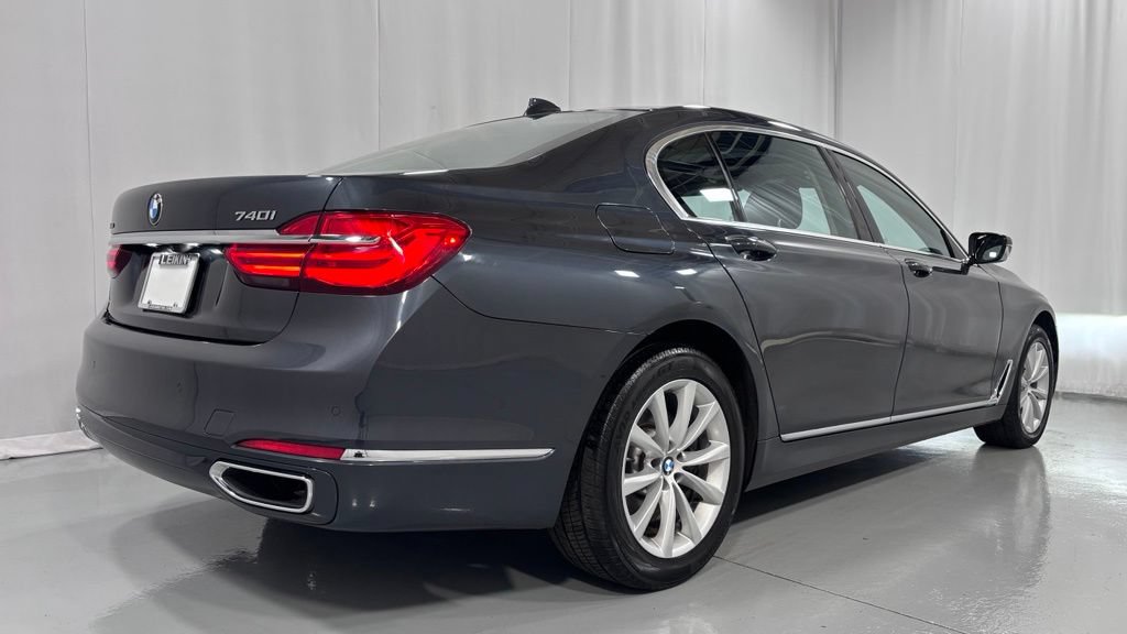 Used 2018 BMW 740i xDrive AWD/4WD image 6
