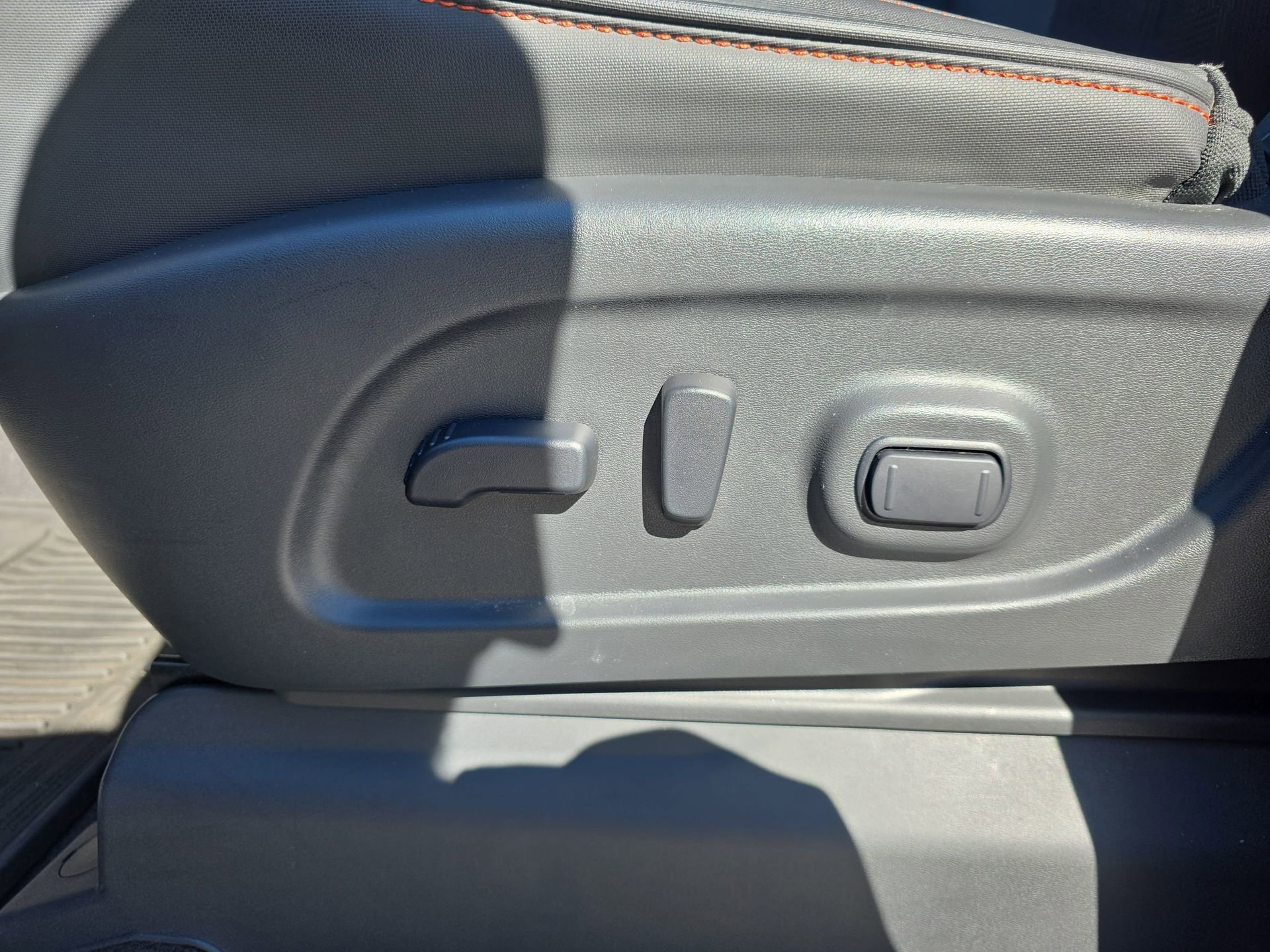 Used 2021 Nissan Titan PRO-4X w/ Pro-4x Utility Package image 28