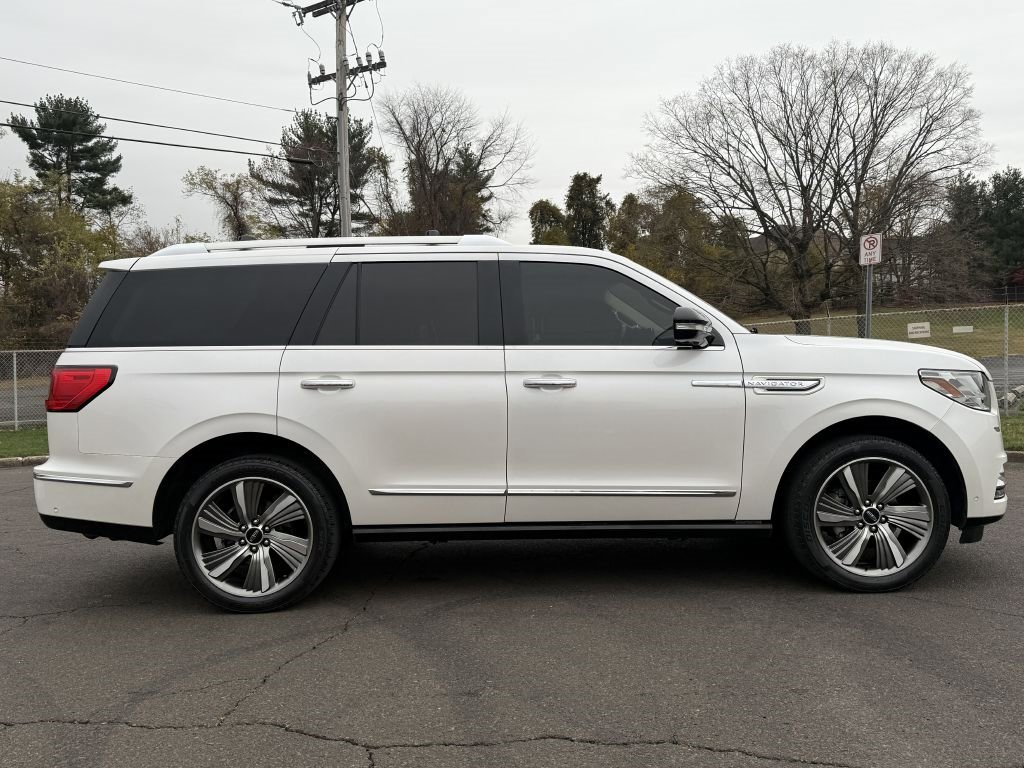 Used 2019 Lincoln Navigator Reserve image 7