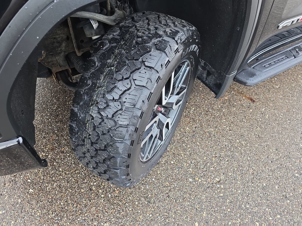 Used 2021 GMC Sierra 1500 AT4 w/ AT4 Premium Package AWD/4WD image 36