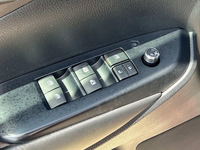 Used 2019 Toyota Highlander Plus AWD/4WD image 17