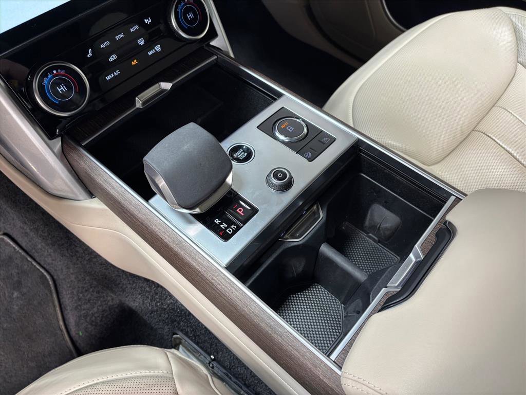 Used 2023 Land Rover Range Rover SE image 13