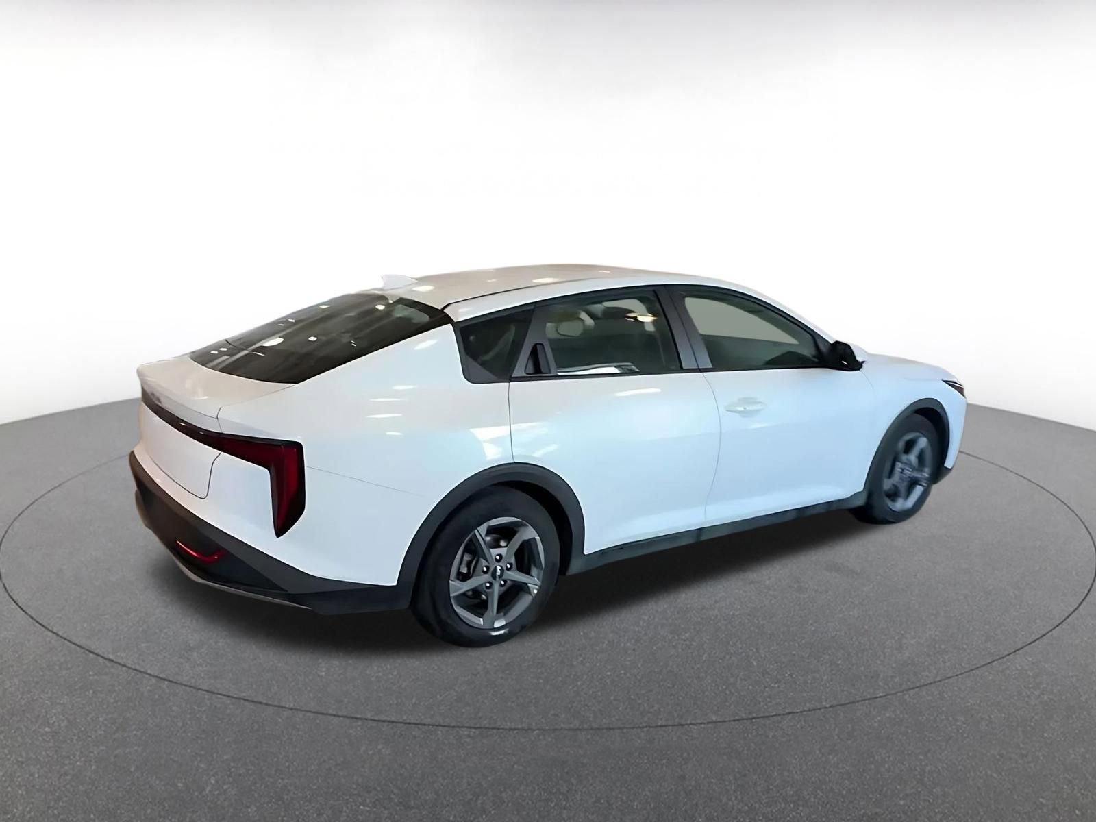 Used 2025 Kia K4 LXS image 10