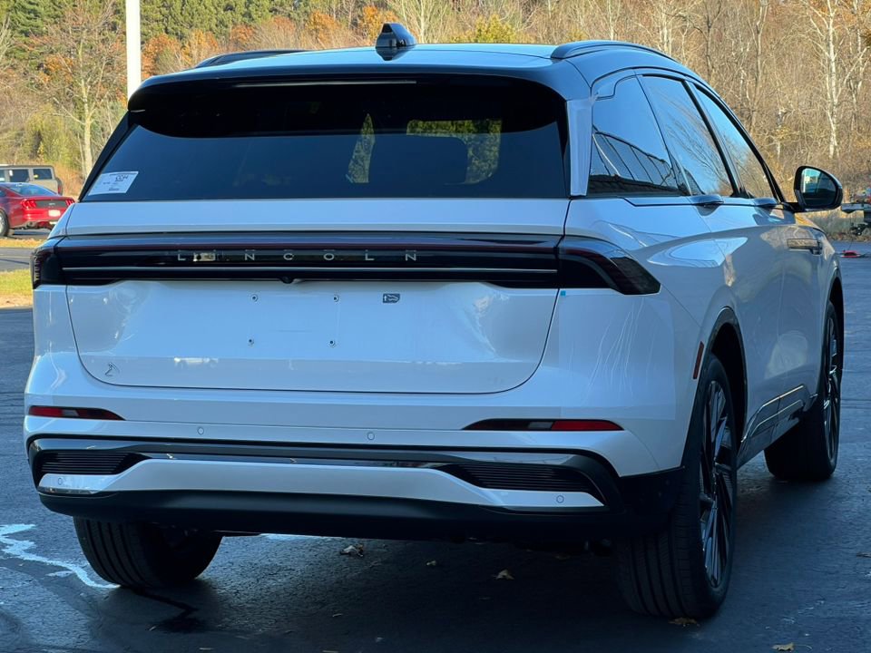 New 2026 Lincoln Nautilus Reserve w/ Jet Appearance Package AWD/4WD image 9