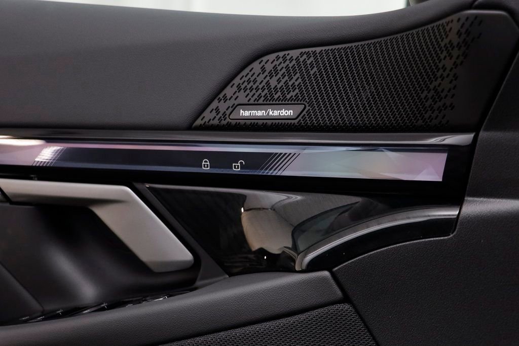 New 2026 BMW 530i xDrive w/ Premium Package image 7