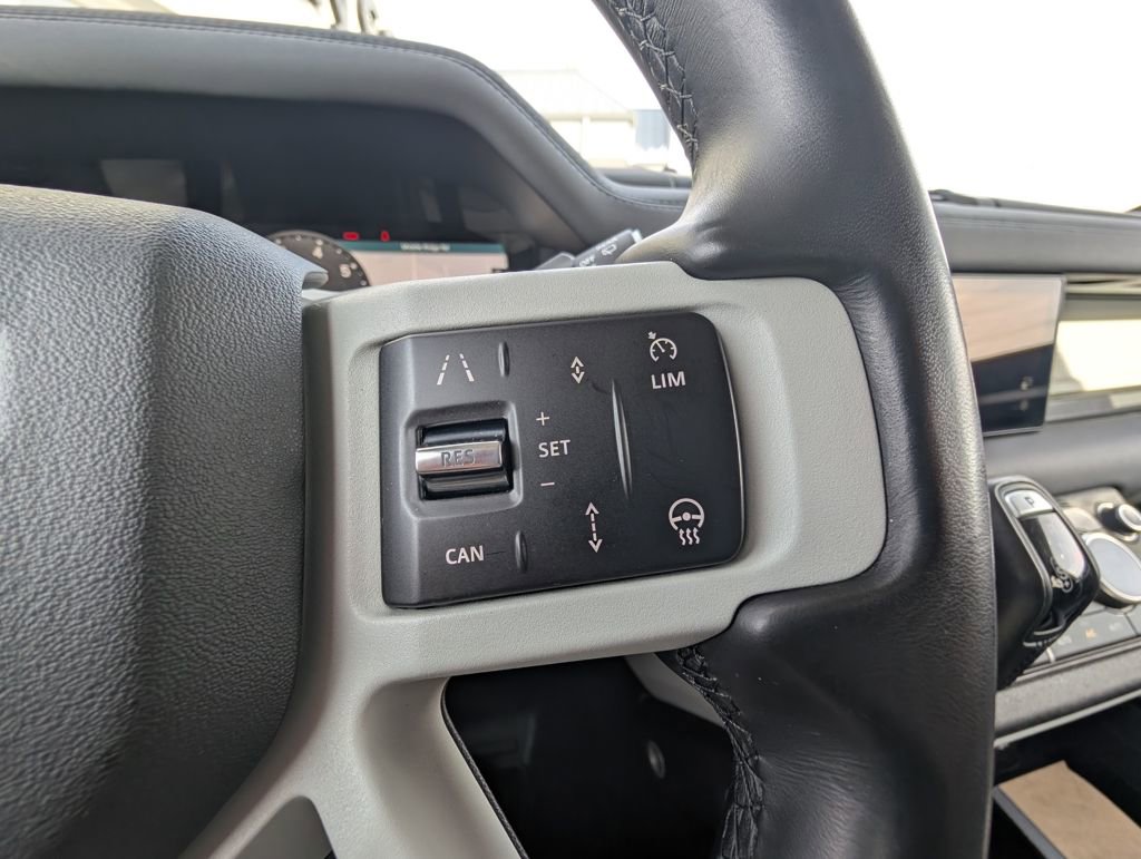 Used 2024 Land Rover Defender 110 S image 21