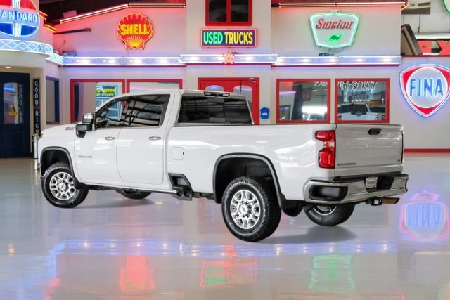 Used 2023 Chevrolet Silverado 3500 LTZ w/ LTZ Convenience Package AWD/4WD image 4