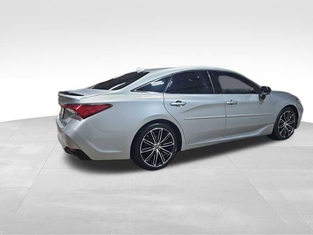 Used 2019 Toyota Avalon Touring w/ Advanced Safety Package image 5