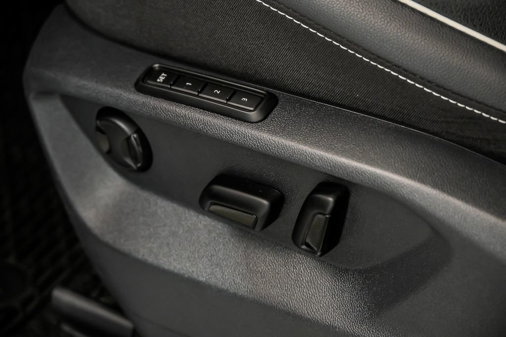 Certified 2024 Volkswagen Tiguan SEL R-Line image 16