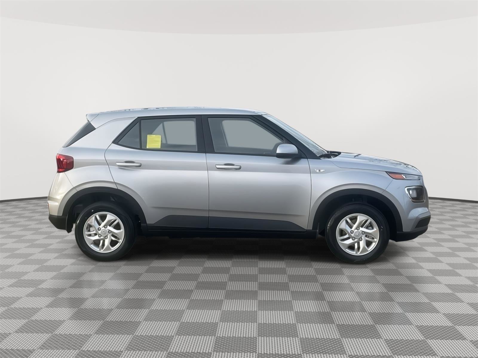 Used 2026 Hyundai Venue SE FWD image 4