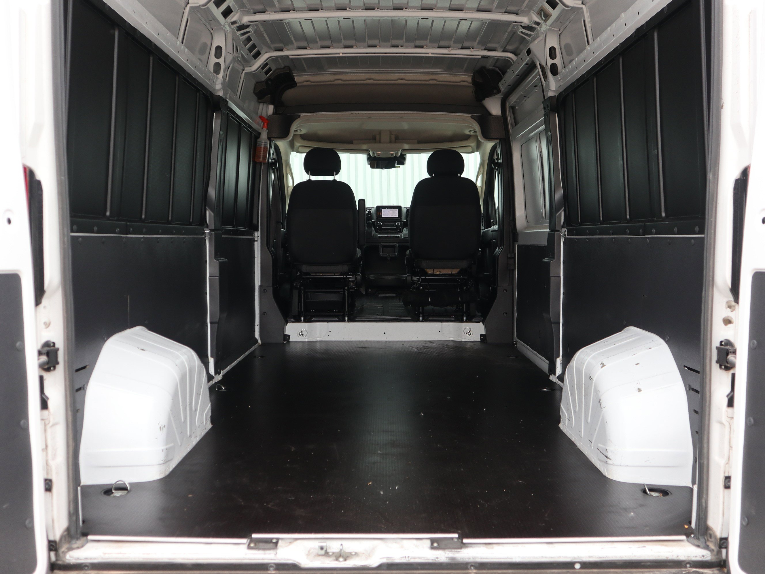 Used 2023 RAM ProMaster 2500 w/ Convenience Group FWD image 8
