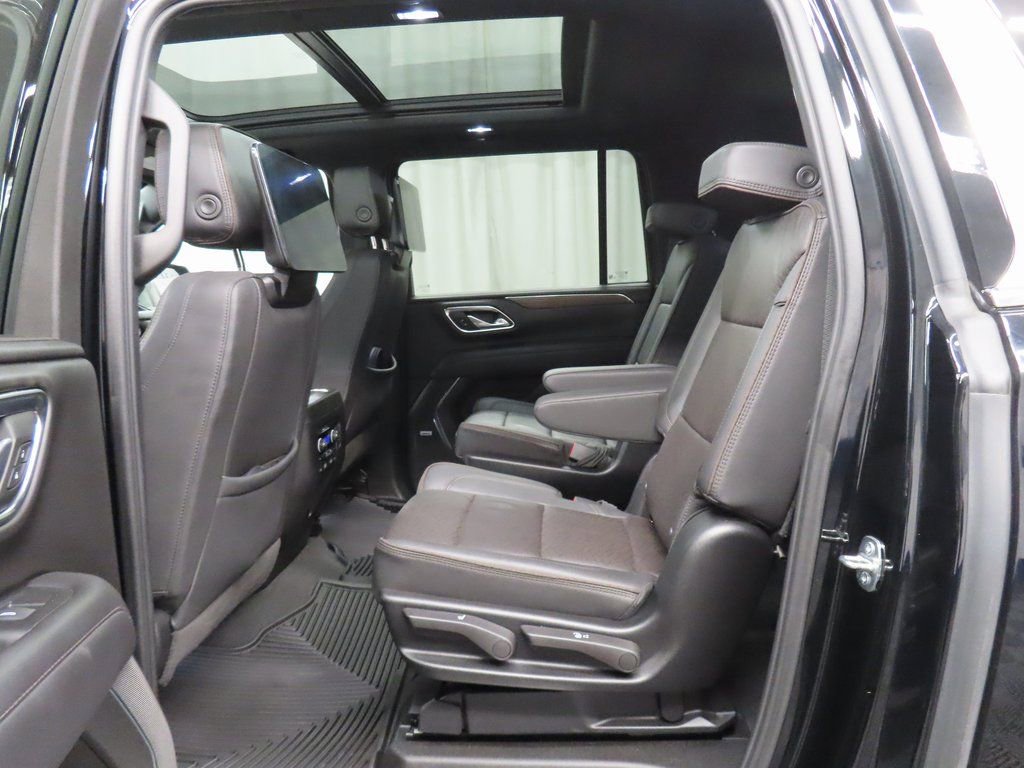 Used 2024 Chevrolet Suburban High Country AWD/4WD image 10