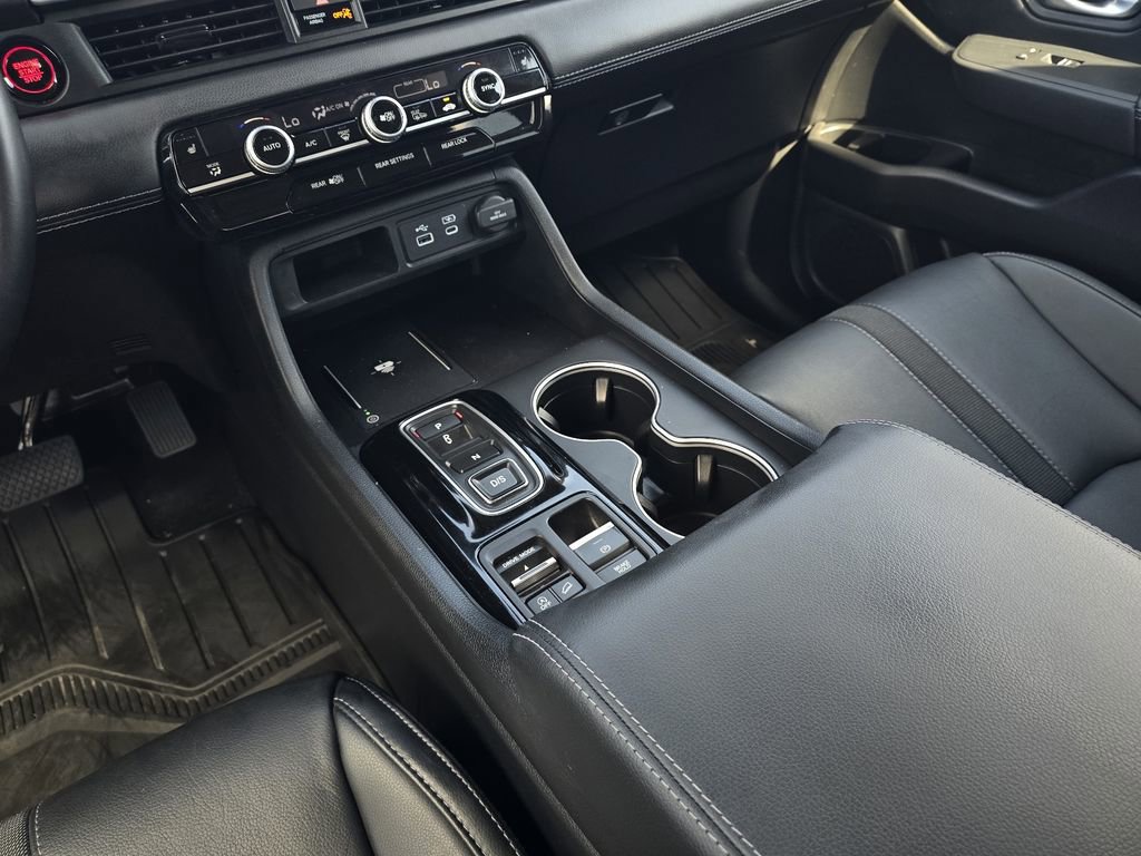 Certified 2025 Honda Pilot Touring image 17