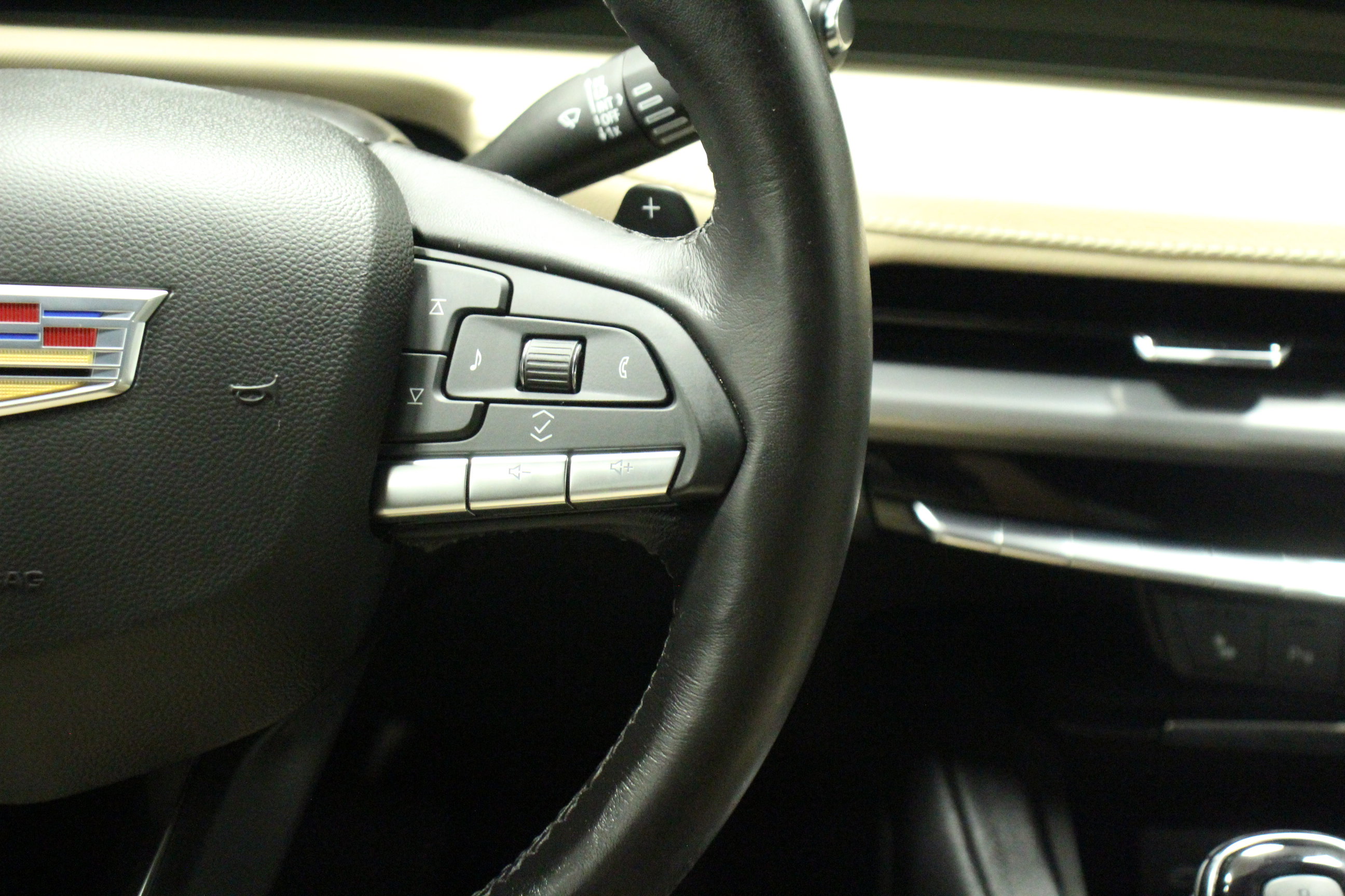 Used 2024 Cadillac XT4 Luxury image 23